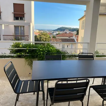 Terrasse Plein Sud - Chaleureux En Centre Hyeres